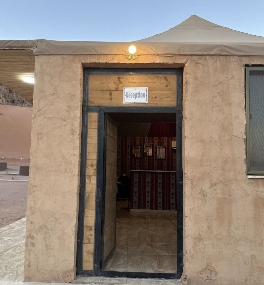 Romantic Moment Rum in Wadi Rum, Jordan