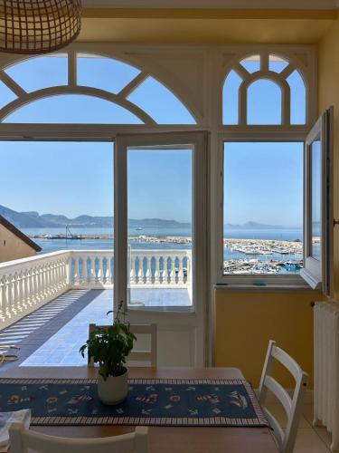 Appartamento Le Terrazze — 4-Star Luxury Hotel in Torre Annunziata, Italy