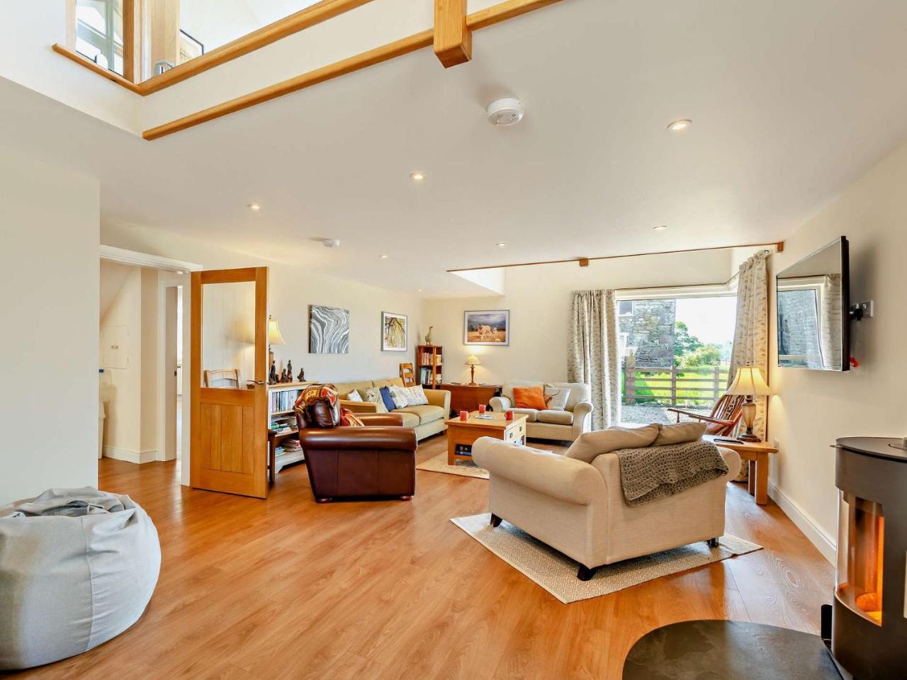 4 Bed in Kirkby Lonsdale 54457 pet-friendly hotel Whittington