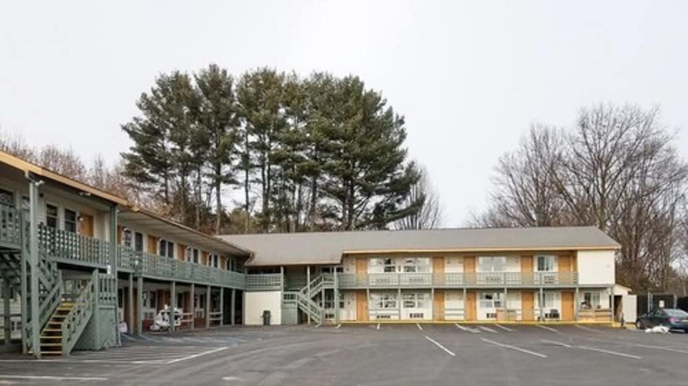 Northway Inn Queensbury Lake George - photo 24