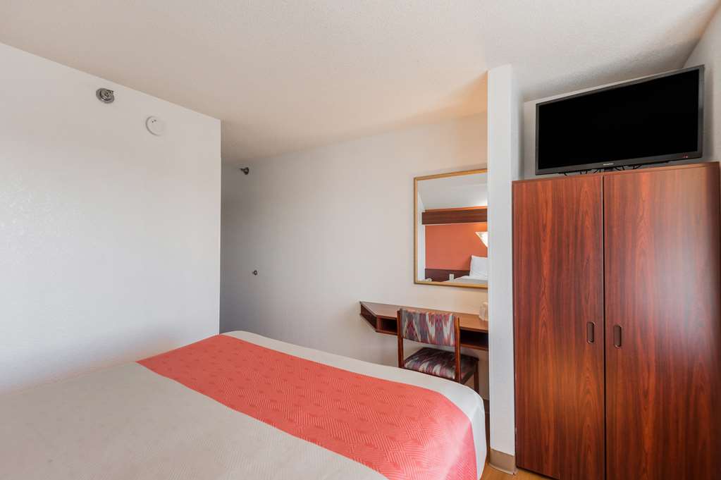 Motel 6 Olathe KS - photo 9