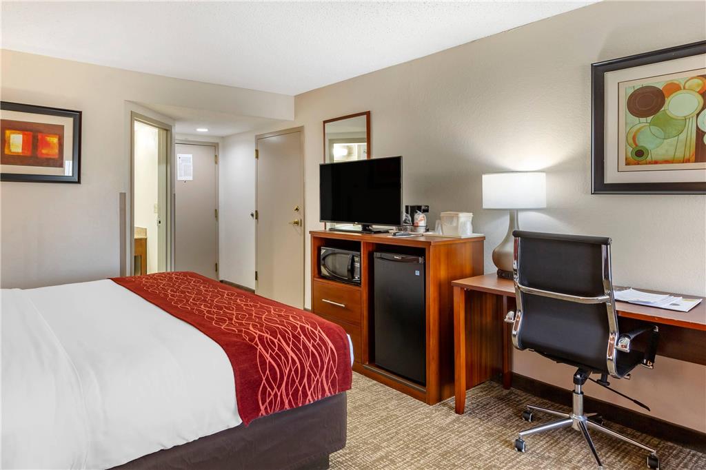 Comfort Inn Greensboro Kernersville - photo 12