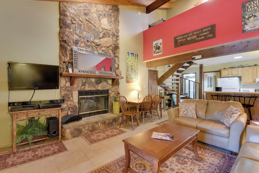 Condo with Grill Access Close To Angel Fire Resort in Angel Fire, United States