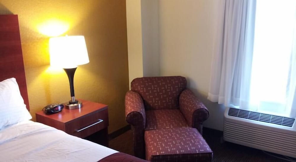 Days Inn by Wyndham Indiana PA Near IUP - photo 9