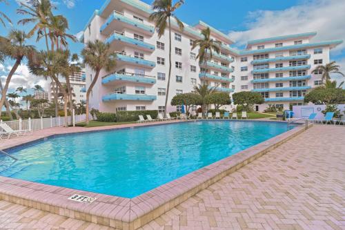 Beachfront Best Sunset View & Location on Marco — 4-Star Luxury Hotel in Marco Island, United States