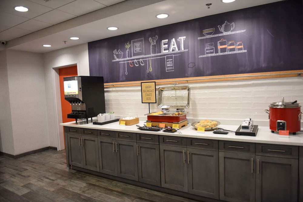 Hampton Inn & Suites Lenoir - photo 50