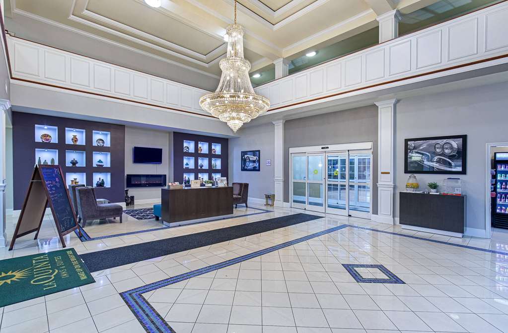 La Quinta Inn & Suites by Wyndham Bowling Green - photo 10