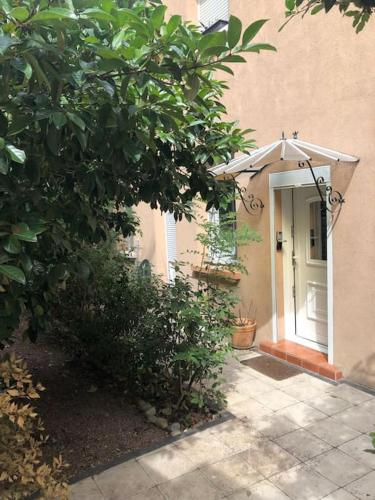 Le Petit Bastille Proche Lyon Centre in Villeurbanne, France