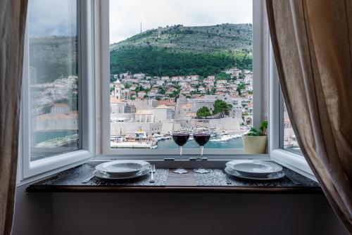 BRAND NEW apartment with Old Port view Mala Vrata