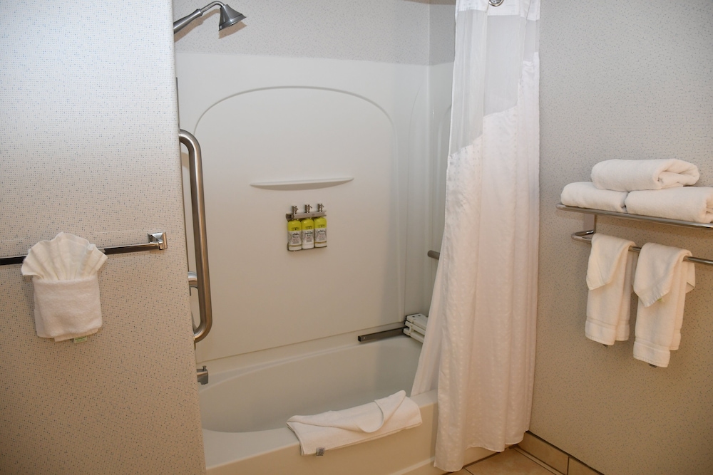 Holiday Inn Express & Suites Evanston By IHG - photo 34