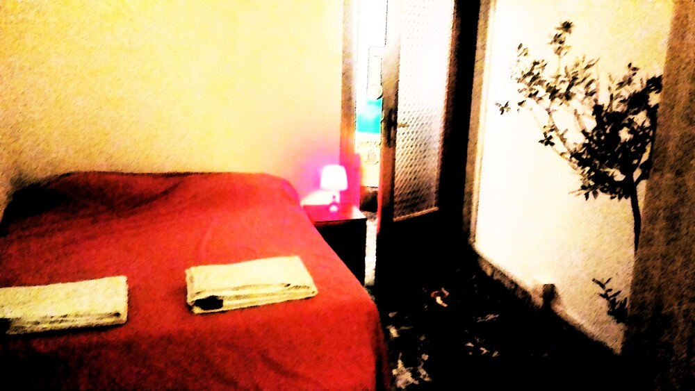 Olive's Double Room - last minute hotel in Rome