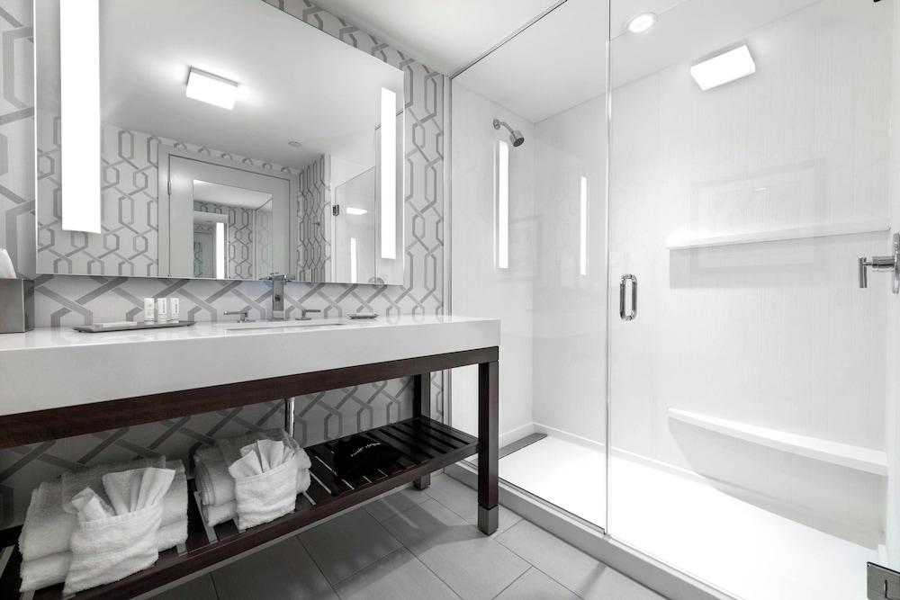 Courtyard by Marriott Edgewater NYC Area - photo 16