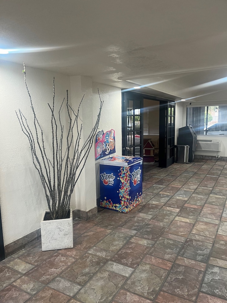 A Victory Inn & Suites Phoenix North - photo 6