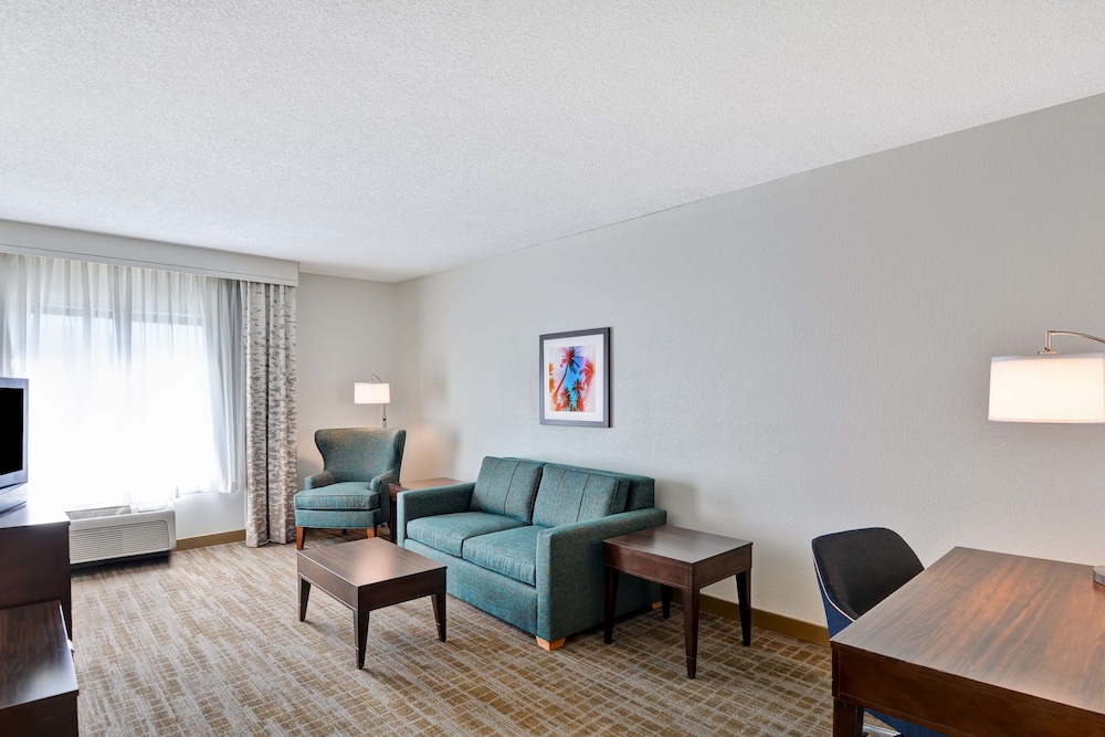 Hampton Inn & Suites Boynton Beach - photo 9