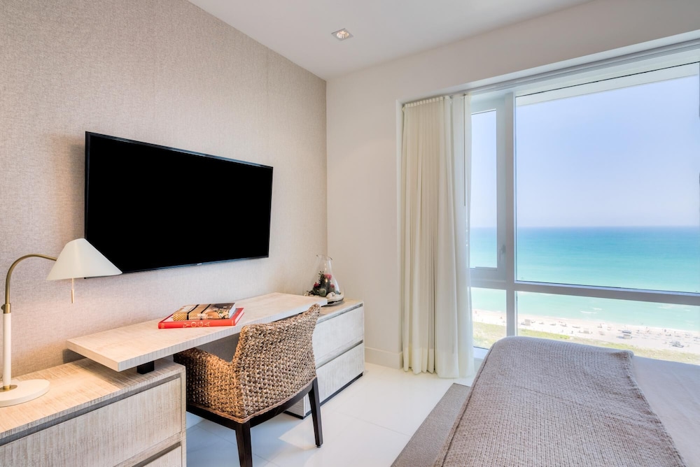 Ultra Luxe Direct Ocean Penthouse at 1 Hotel - photo 16