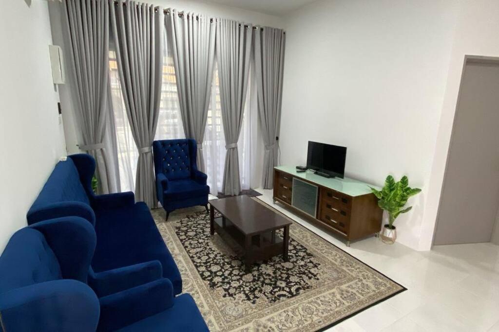 Homestay AZ — 4-Star Luxury Hotel in Batu Gajah, Malaysia