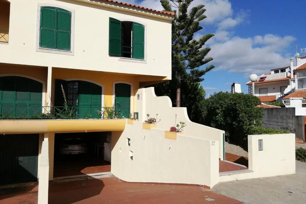 Beach House Villa At Peniche Praia Consolação — 4-Star Luxury Hotel in Atouguia Da Baleia, Portugal