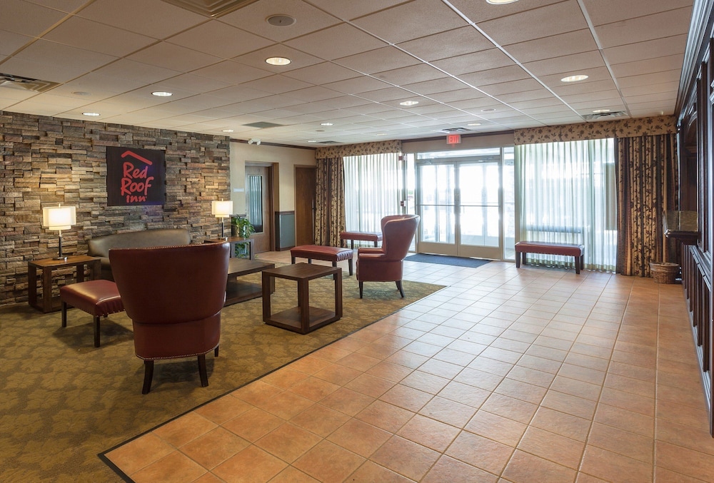 Red Roof Inn & Suites DeKalb - photo 6