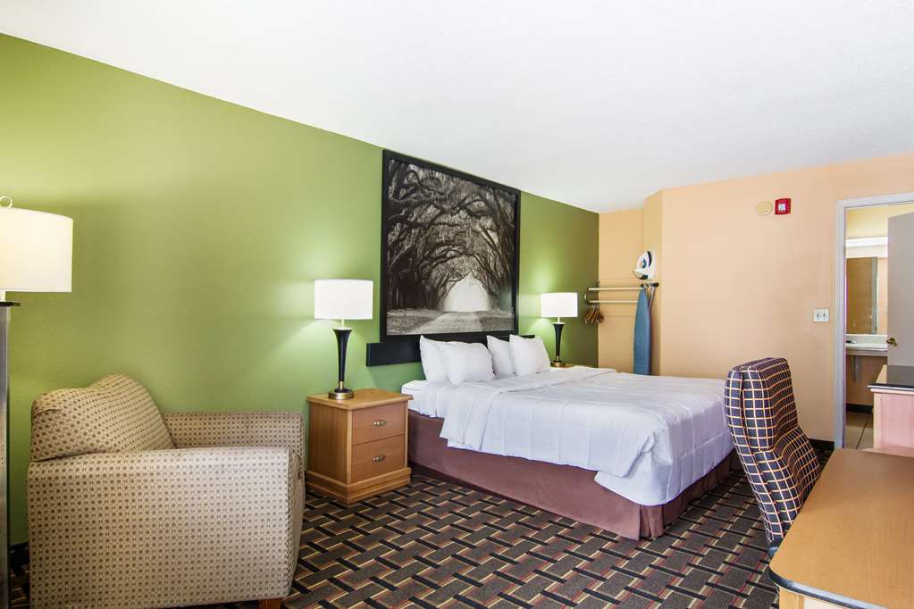 Americas Best Value Inn Darien - photo 13