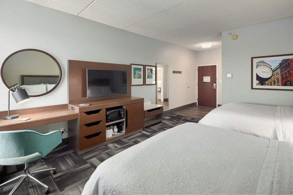 Hampton Inn Louisville Northeast - photo 8