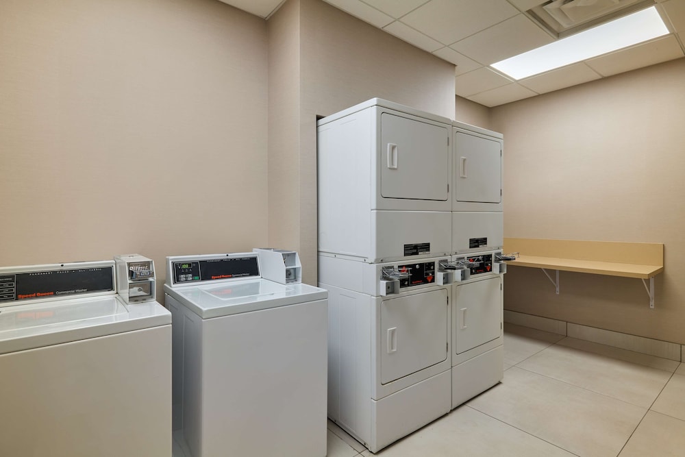 Hilton Garden Inn Bloomington - photo 36