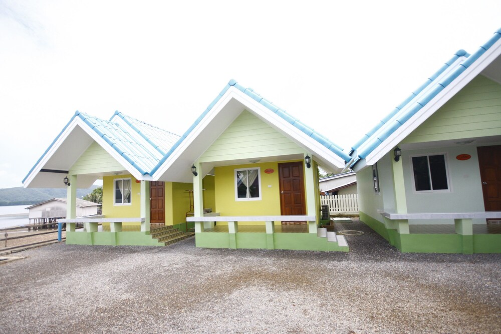 Chompoo Resort - carbon neutral hotel in Chanthaburi