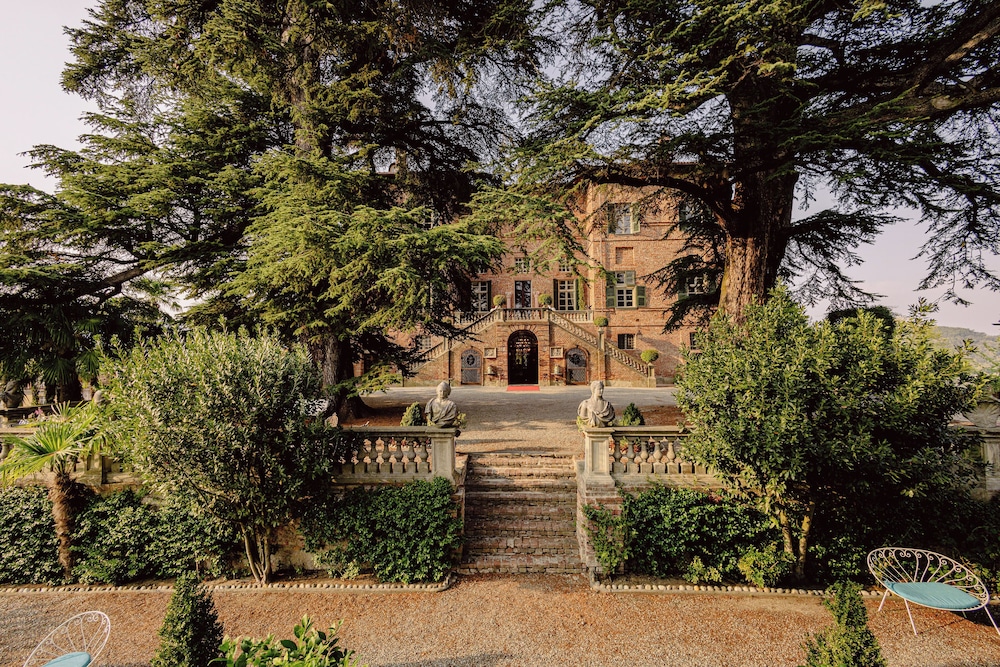 Castello Di Casalborgone — 5-Star Luxury Hotel in Casalborgone, Italy