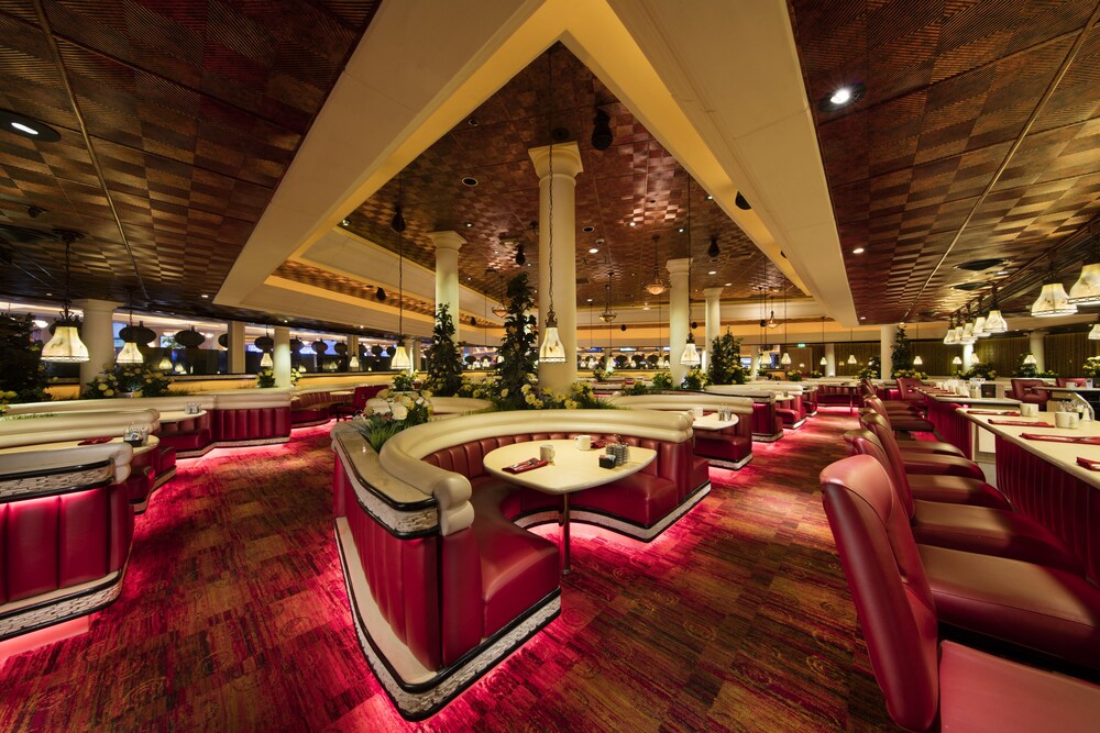 Western Village Inn & Casino by Peppermill Resorts - photo 13