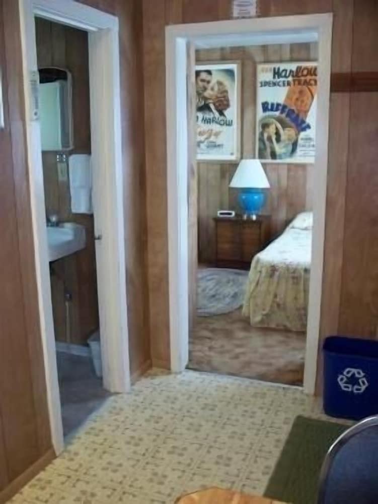 Valley View Motel - photo 20