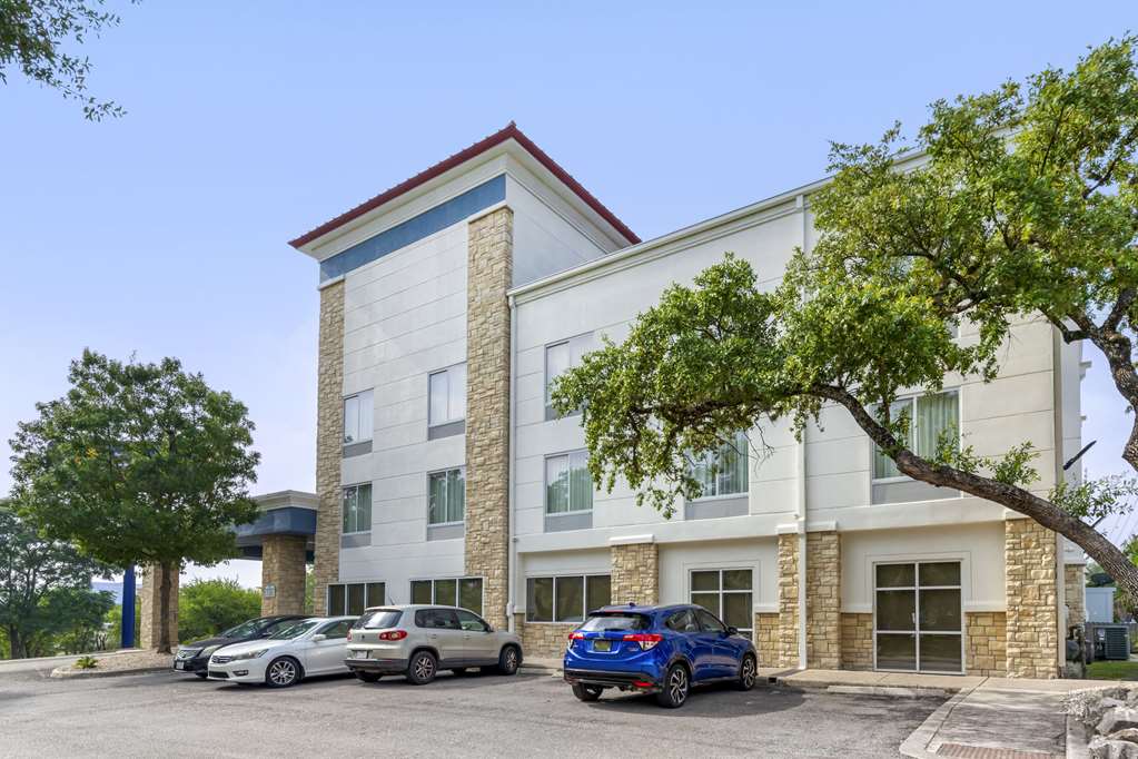 Comfort Suites Medical Center near Six Flags - photo 4