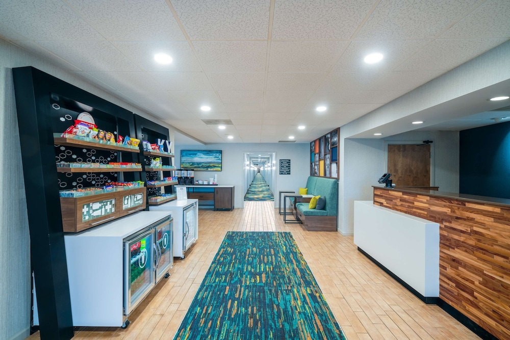 Spark by Hilton Bardstown - photo 25