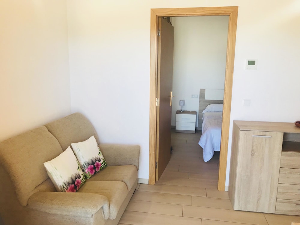 Aparthotel Giuliano — Castello D'empuries — photo 4