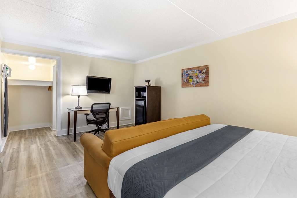 Econo Lodge Conway Central - photo 6