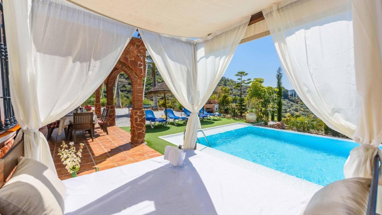 Villa Las Palmeras de Torrox by Ruralidays — 4-Star Luxury Hotel in Torrox, Spain