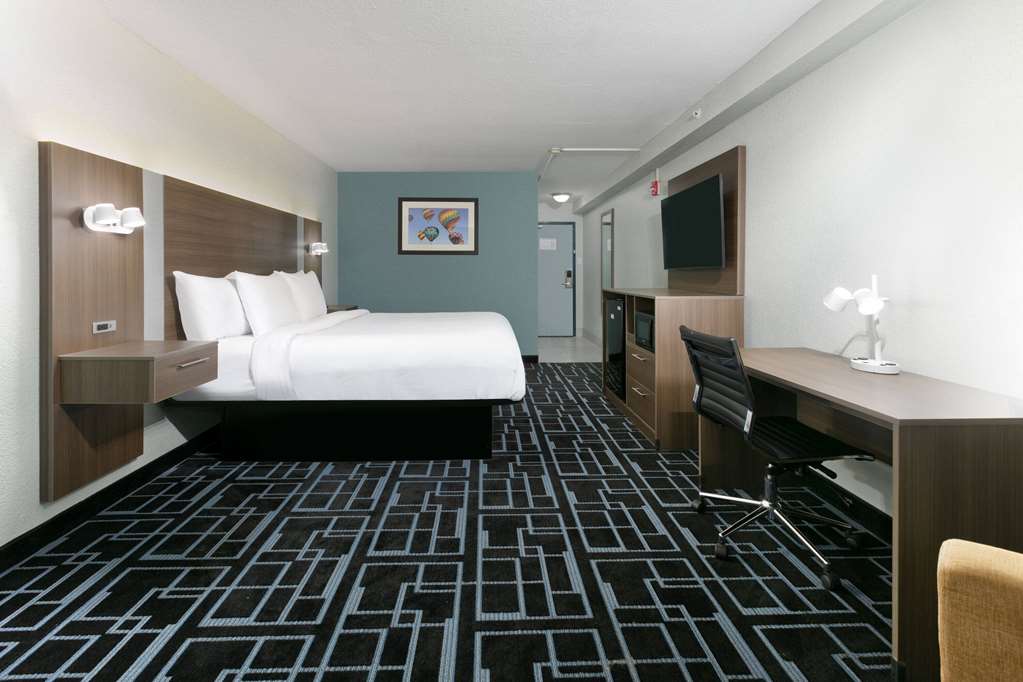 Baymont by Wyndham Chattanooga Eastridge - photo 33
