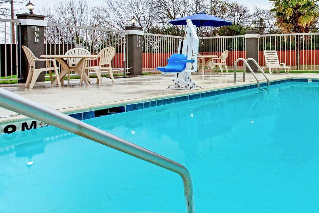 La Quinta Inn & Suites by Wyndham Cleburne - photo 6