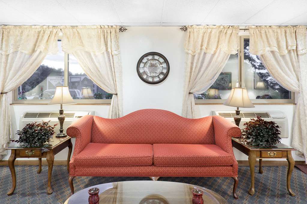 Super 8 by Wyndham Queensbury Glen Falls Lake George Area - photo 3