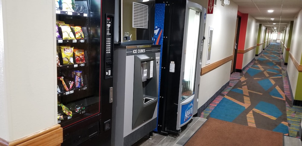 AmericInn by Wyndham West Burlington - photo 49