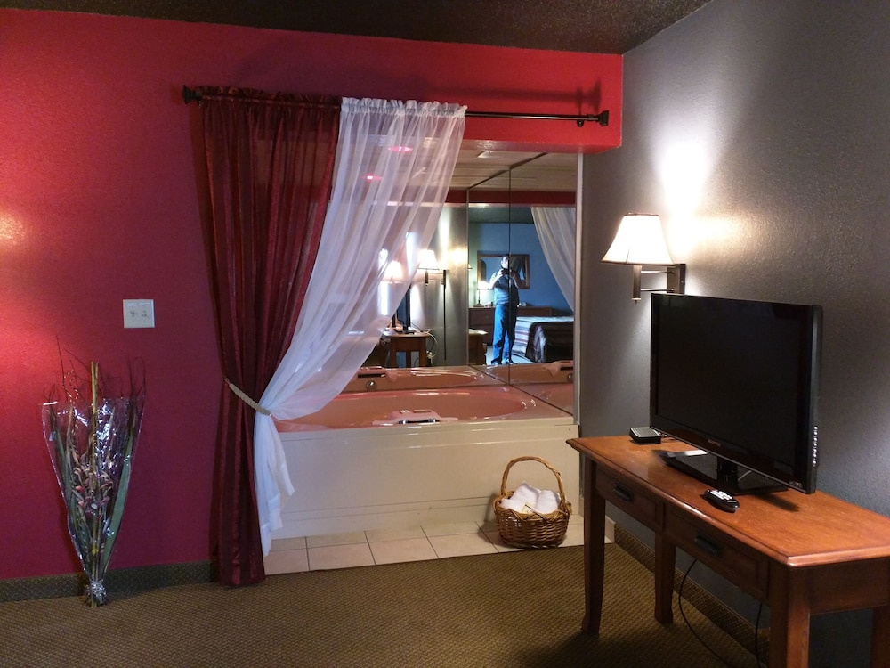 Madelia Hotel & Suites - photo 63