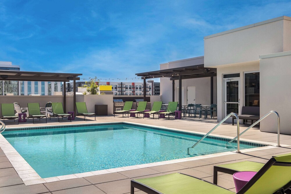Tru by Hilton Phoenix Midtown - photo 10