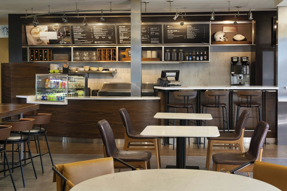 Courtyard by Marriott Fresno - photo 25