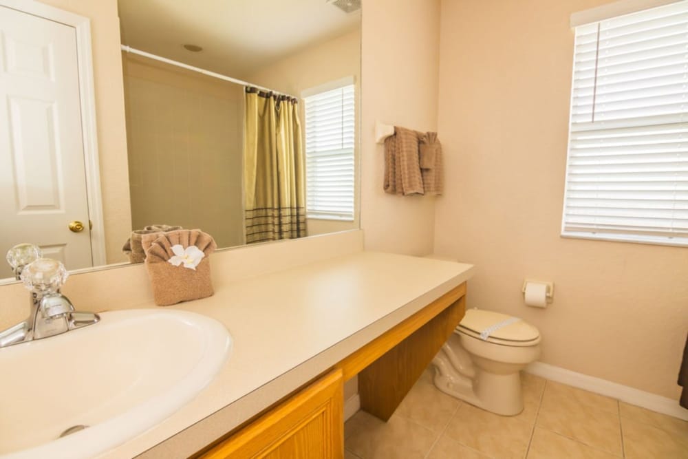 Lynval's Regal Palms Resort Townhome - photo 17
