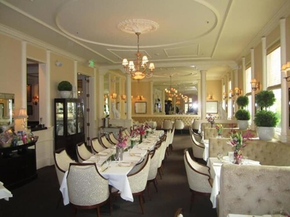 Hotel Majestic - photo 24