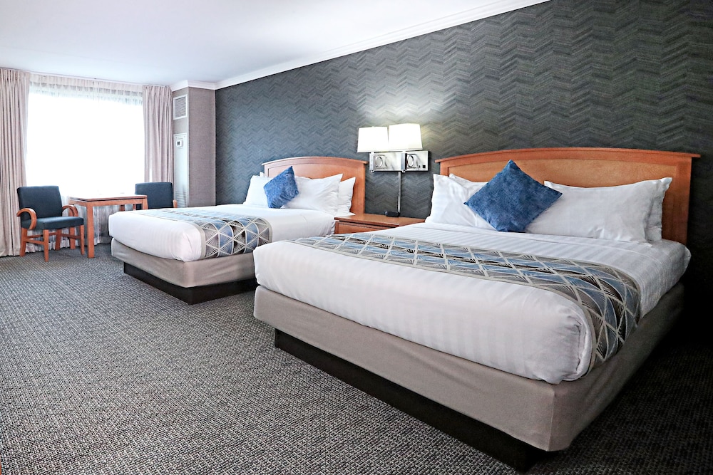 Emerald Queen Hotel & Casino Fife - photo 13