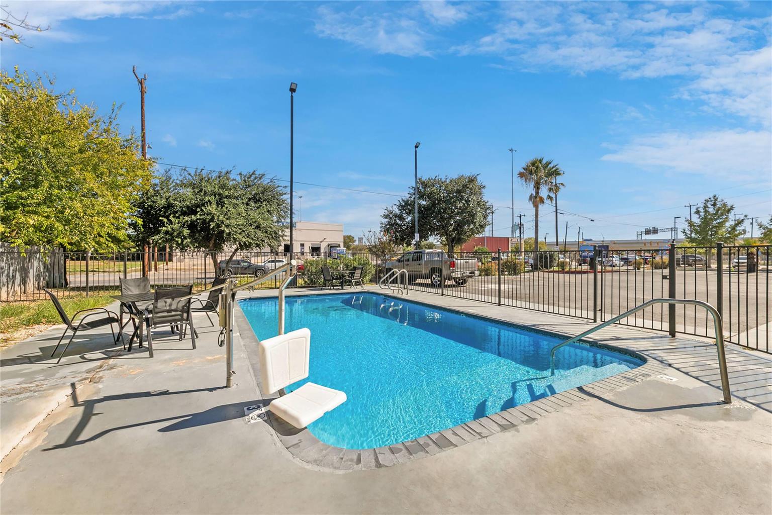 Days Inn by Wyndham San Antonio Downtown - photo 6