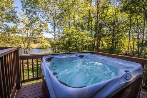 Fish Trap cabin on the Shenandoah River — 4-Star Luxury Hotel in Luray, United States