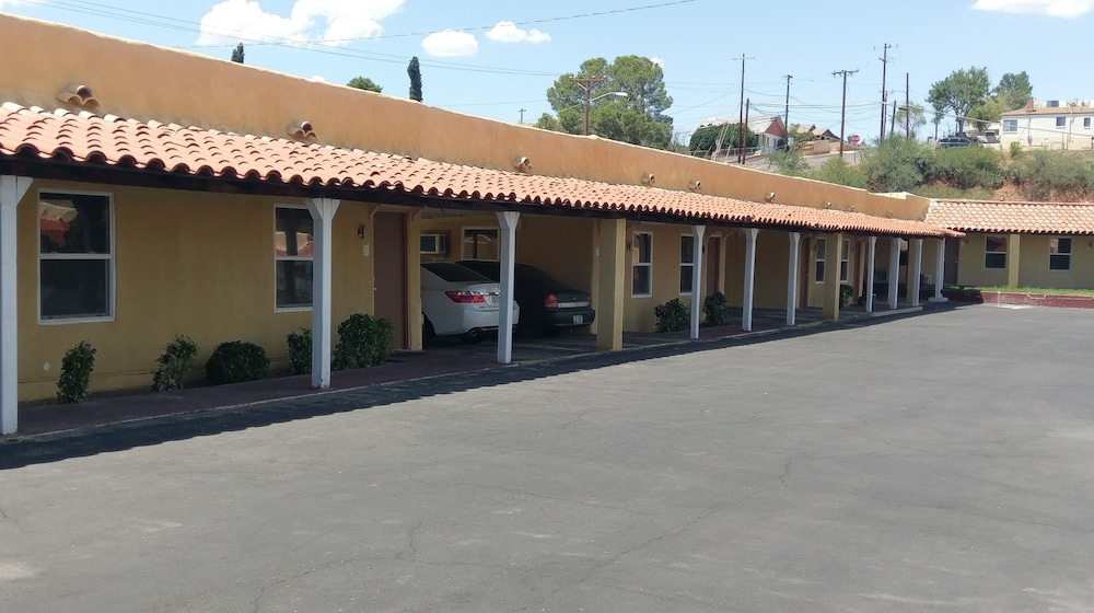El Rey Motel - photo 28
