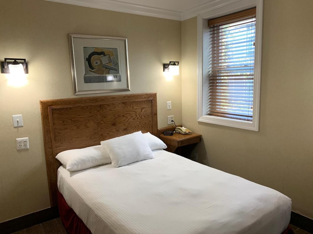 District Hotel - photo 15