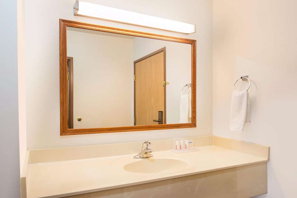 Super 8 by Wyndham Galva - photo 23