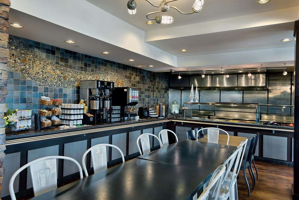 Oxford Suites Silverdale - photo 15